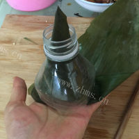 美味的香茹鸡腿粽做法图解13)