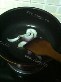 美味的咖喱牛肉饭做法图解4)