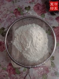 自制蜂蜜小蛋糕做法图解2)