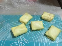 自制芒果班戟做法图解23)