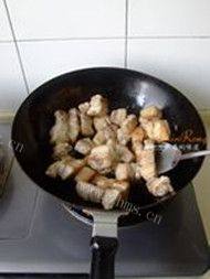 味道十足的红烧肉做法图解4)