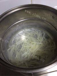 香脆的凉拌土豆丝做法图解3)