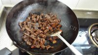 美味三酱爆乳鸽做法图解7)