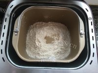 自制蔓越莓吐司做法图解2)