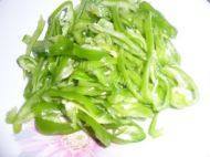 青椒炒菜花做法图解2)