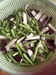 可口的豆角烧茄子做法图解2)