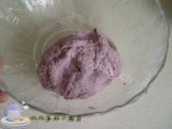 自制紫薯葱油饼做法图解1)