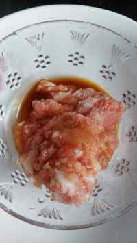 特色美食肉末蒸豆腐做法图解3)
