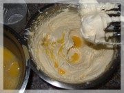 美味的樱桃酥蛋糕做法图解5)