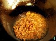不错的肉末橄榄菜炒芸豆做法图解4)