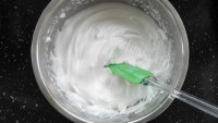 自制酸奶蛋糕做法图解6)