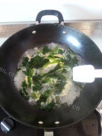 美味的菠菜鸡蛋汤做法图解7)
