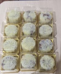 自制红豆沙冰皮月饼做法图解12)