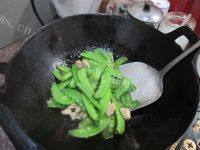 家常菜荷兰豆炒瘦肉做法图解7)