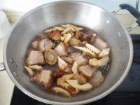 走油肉烧干鲍做法图解11)