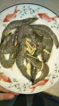 美味的开胃鲜虾粥做法图解1)