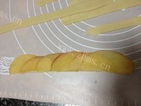 自制苹果玫瑰花做法图解10)