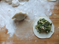 美味的荠菜饺子做法图解13)