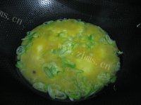 家常菜葱花鸡蛋做法图解7)