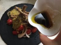 法式迷迭香烤小羊排做法图解10)
