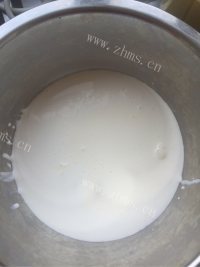 口感丰富的黄桃慕斯蛋糕做法图解10)