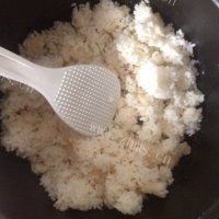 色香味俱全的蛋炒饭做法图解4)