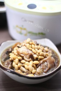 好吃的黄豆炖猪蹄做法图解12)