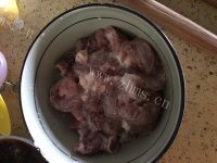 营养砂锅猪肉煲的做法图解三