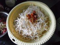 饱满的素炒豆芽做法图解3)