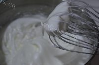 回味无穷的香葱火腿肉松蛋糕卷做法图解7)