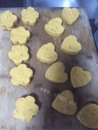 自制红薯饼做法图解6)