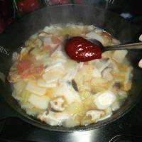 「首发」白菜香菇辣年糕汤的做法图解十二