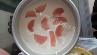 美味的蜜桃慕斯蛋糕做法图解7)