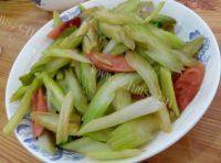 家常菜西芹炒香肠