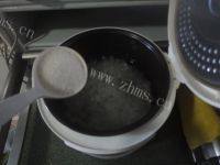 美味的木瓜银耳甜汤做法图解6)