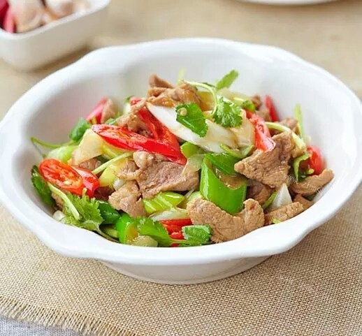 色味俱佳的葱爆羊肉