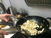 家常菜芹菜炒豆皮做法图解4)