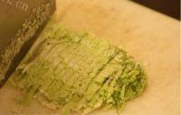 外婆教我做白菜肉馄饨做法图解1)