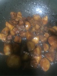 自制无油红烧肉做法图解7)