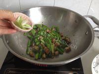 家常菜芦笋炒肉片做法图解7)