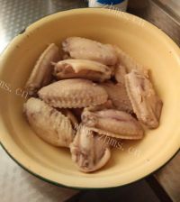 美味的微波烤鸡翅做法图解1)