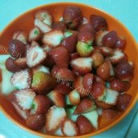 鲜香的草莓沙拉的做法图解四