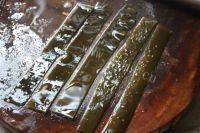 美味的海带黄豆排骨汤做法图解6)