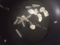 家常菜山药炒木耳做法图解5)