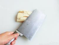 美味的秋藕炖牛腩做法图解3)