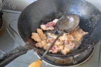 家常菜干豆角炖五花肉做法图解4)