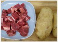 「美味可口」土豆炖牛肉做法图解1)