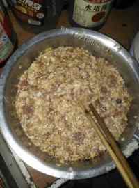 美味的山药猪肉丸子做法图解4)