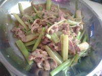 家常菜肉丝芹菜