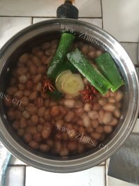 下酒菜芹菜花生米做法图解1)